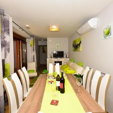 Belmondo- Three Bedroom With Terrace And Private Pool A6 *