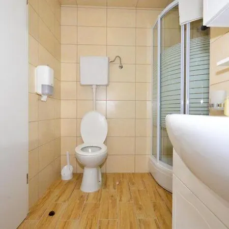 펜션 Belmondo- Three Bedroom With Terrace And Private Pool A6