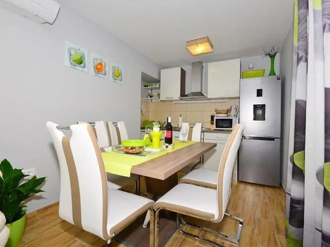 Belmondo- Three Bedroom With Terrace And Private Pool A6 *