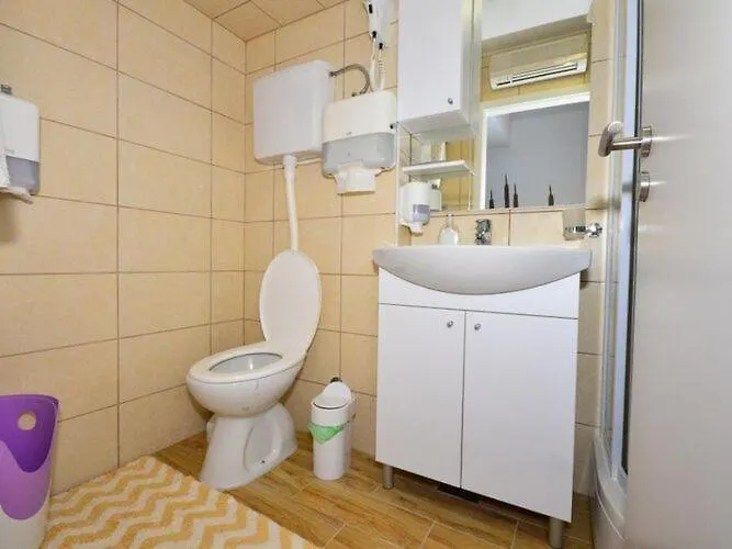 Vakantiehuis Belmondo- Three Bedroom With Terrace And Private Pool A6 Gruda