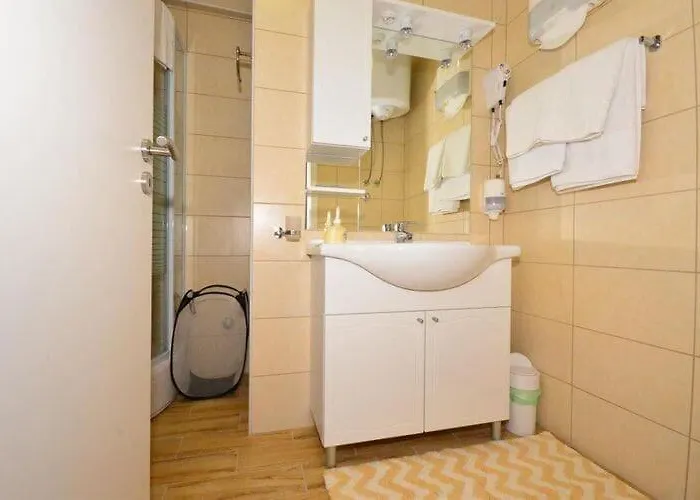 Belmondo- Three Bedroom With Terrace And Private Pool A6