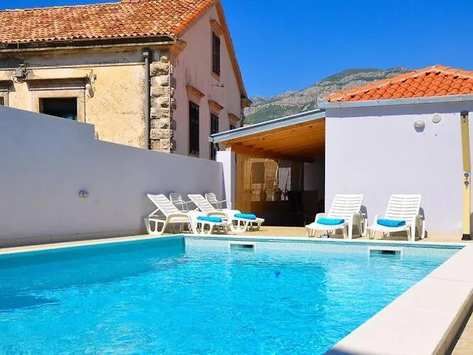 Belmondo- Three Bedroom With Terrace And Private Pool A6 Vakantiehuis *