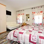 Belmondo- Three Bedroom With Terrace And Private Pool A6 *