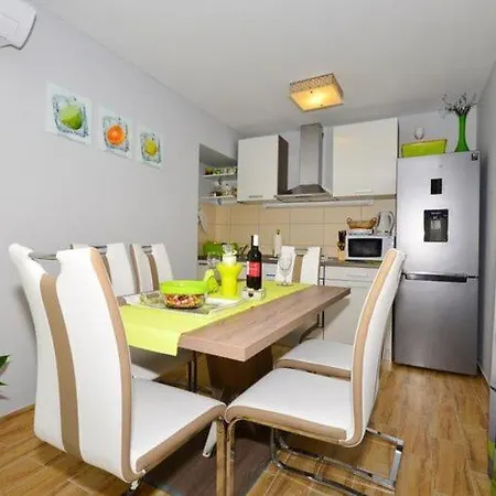 Belmondo- Three Bedroom With Terrace And Private Pool A6 *