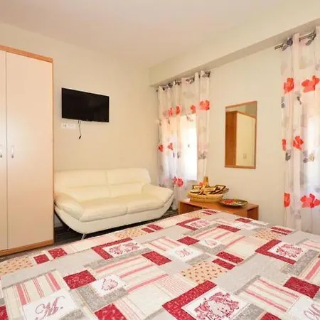 Belmondo- Three Bedroom With Terrace And Private Pool A6 Prázdninový dům *