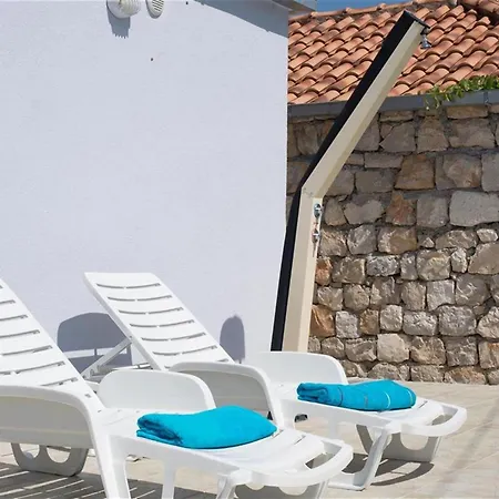 Belmondo- Three Bedroom With Terrace And Private Pool A6 Prázdninový dům Gruda