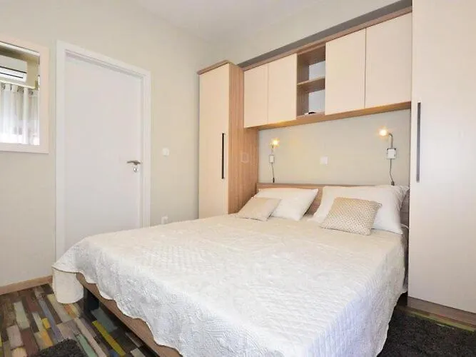 Belmondo- Three Bedroom With Terrace And Private Pool A6 Gruda