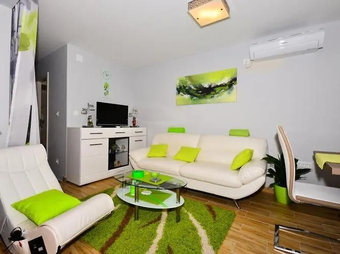 Feriehus Belmondo- Three Bedroom With Terrace And Private Pool A6 *