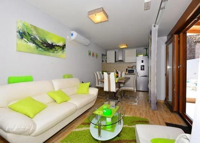 Belmondo- Three Bedroom With Terrace And Private Pool A6 Gruda